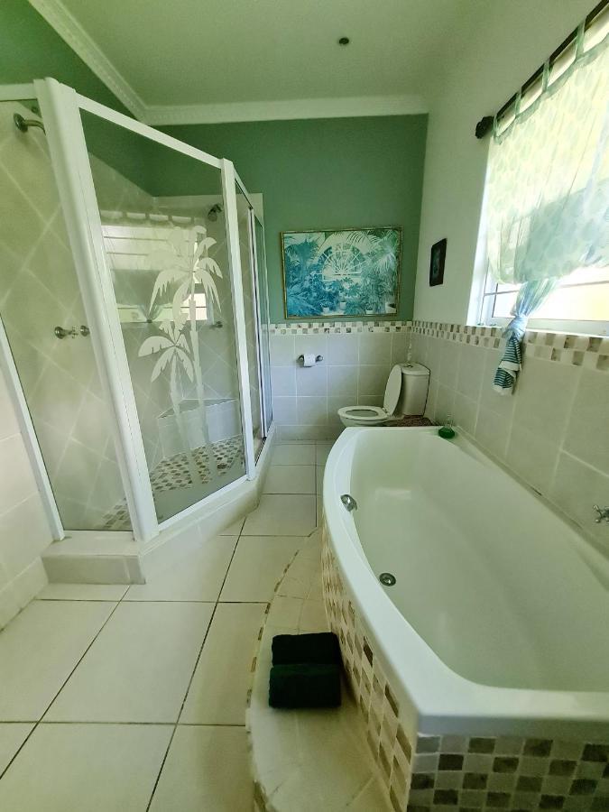 Shaka'S Seat Guesthouse Ballito Kültér fotó